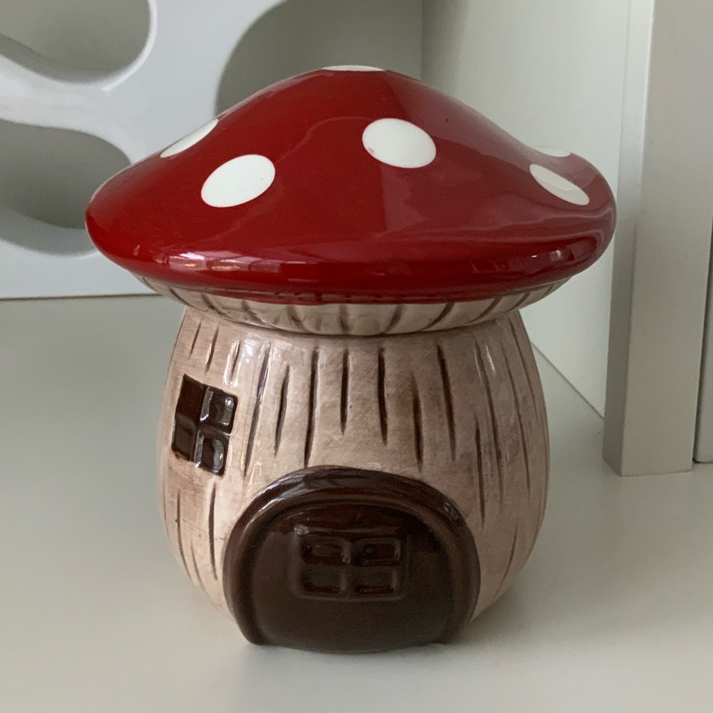 Mushroom Whimsical B HARBOUR Ceramic Canisters X 2 Set Like New Kitchen Home - Picture 13 of 16